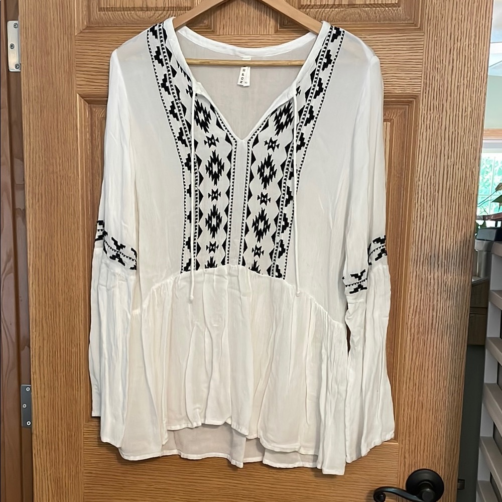 Roper White and Navy Embellished Blouse Relaxed Fit